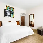 Hampton Inn & Suites Santa Monica