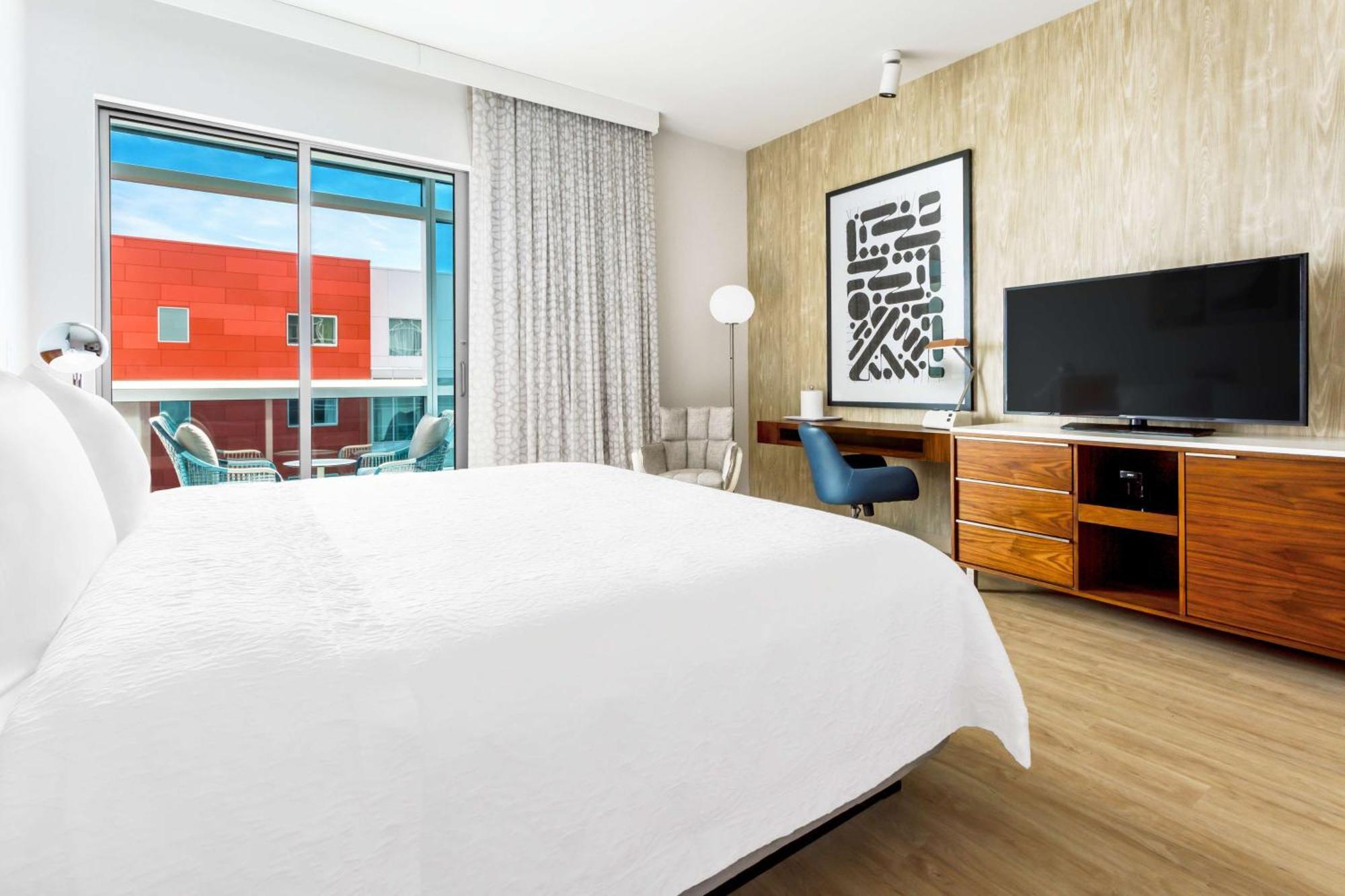 Hampton Inn&suites 3*