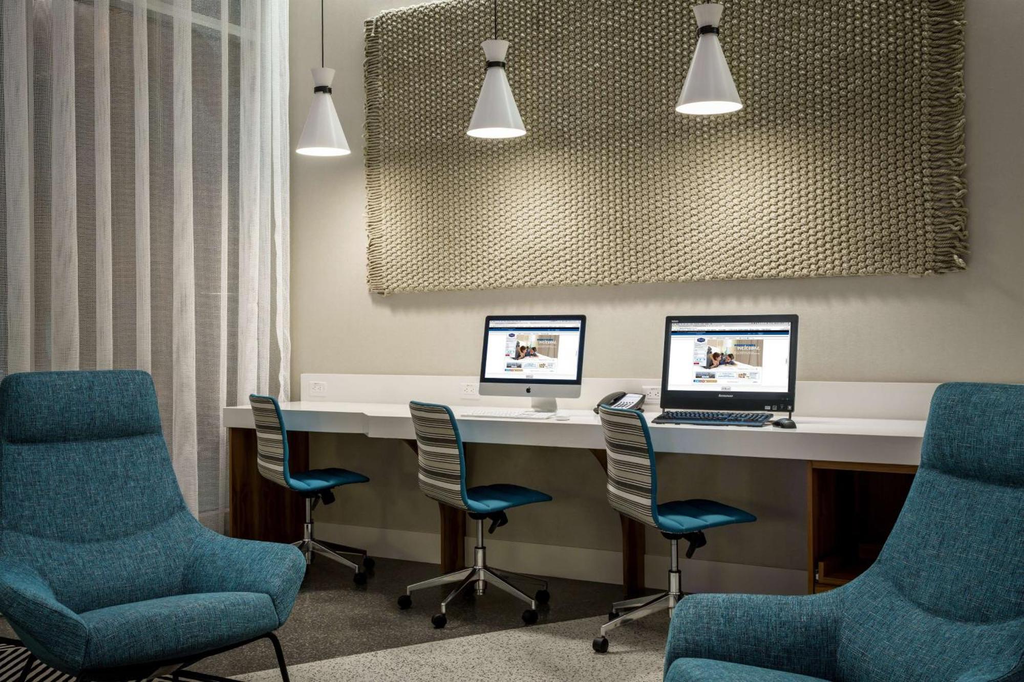 Hampton Inn&suites Hotel 3*