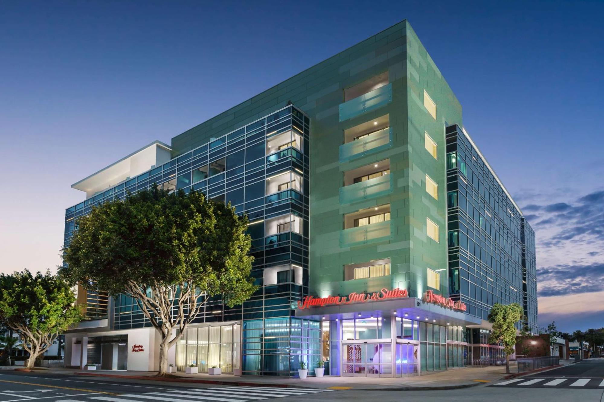 Hampton Inn&suites 3*
