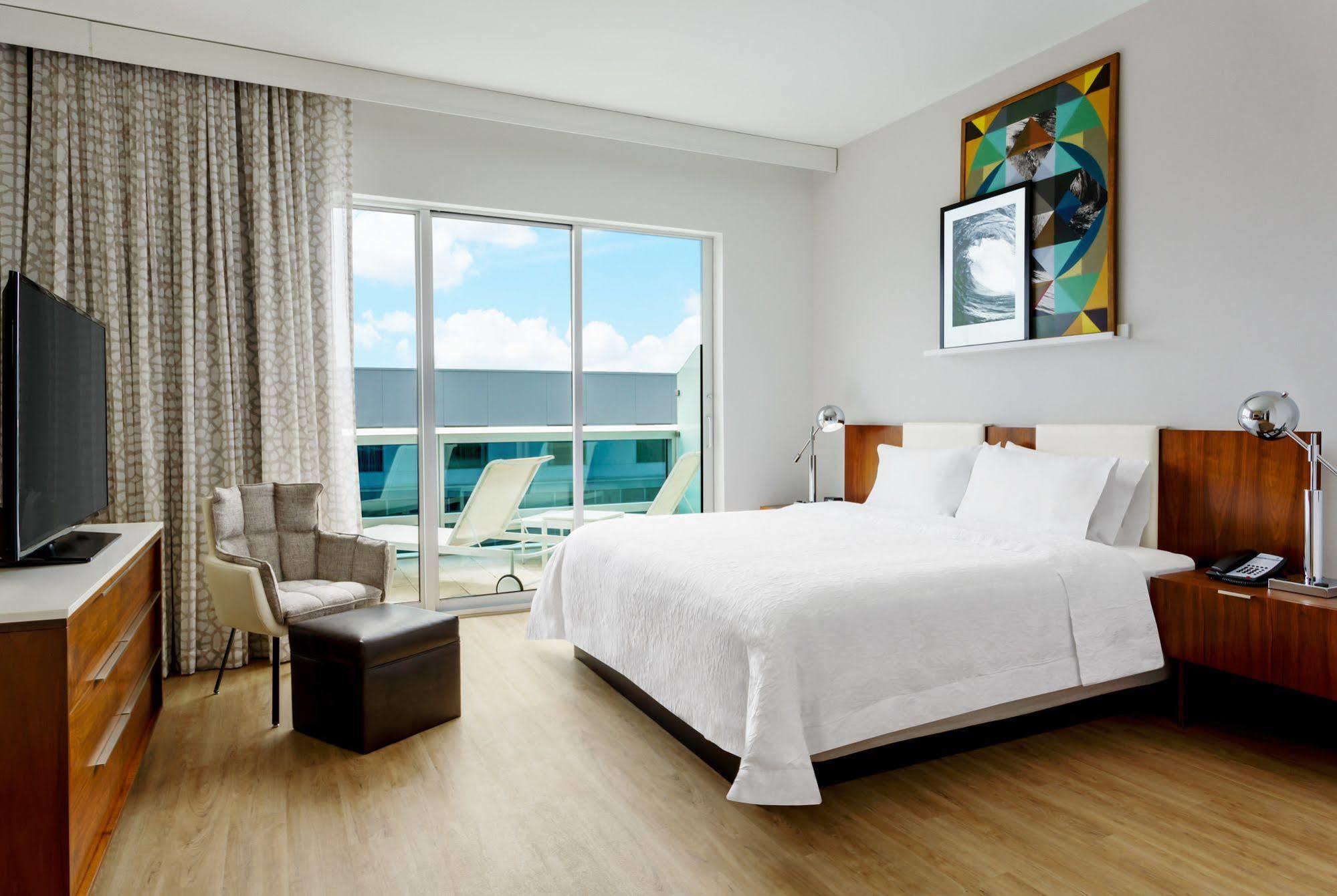 Hampton Inn&suites 3* Santa Monica